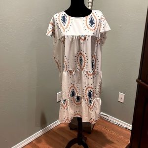 No tag dress Size XXL White with navy and rust paisley print